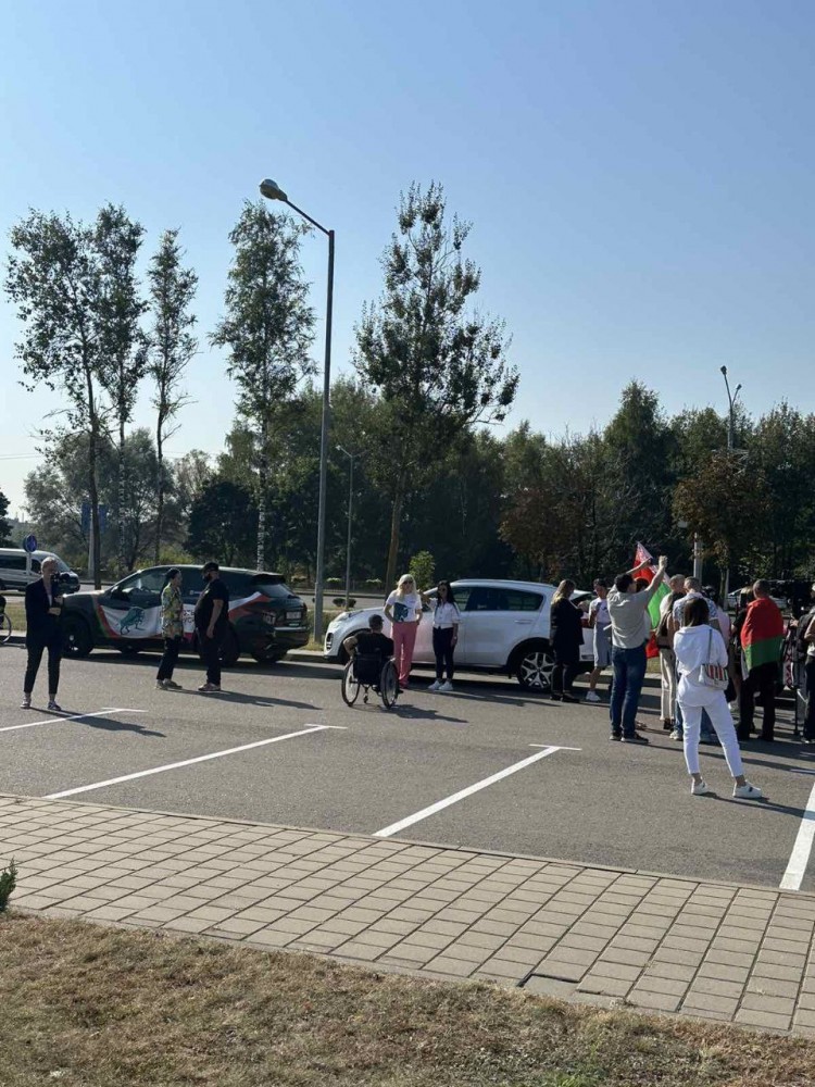 Представители ОАО "Беларусьрезинотехника" в городе Минске приняли участие в маштабном автопробеге, посвященному Дню народного единства!, фото