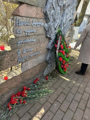 Коллектив ОАО "Беларусьрезинотехника" 11 апреля принял участие в митинге, посвященному Международному дню освобождения узников фашистских концлагерей. - фото