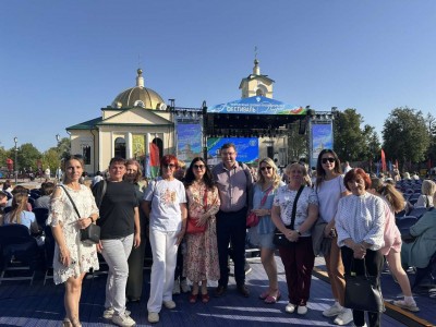 Площадь  у собора Александра Невского и территория женского монастыря Святых Жен-Мироносиц превращается в центр духовной и творческой активности.  - фото
