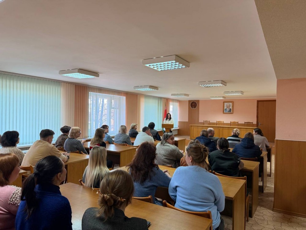 19 марта на ОАО «Беларусьрезинотехника» прошел Единый  день информирования на тему «СОВРЕМЕННЫЕ ПОДХОДЫ К РАЗВИТИЮ РЕГИОНОВ: ОТ ЭКОНОМИКИ ДО СОЦИАЛЬНОЙ ИНФРАСТРУКТУРЫ», фото