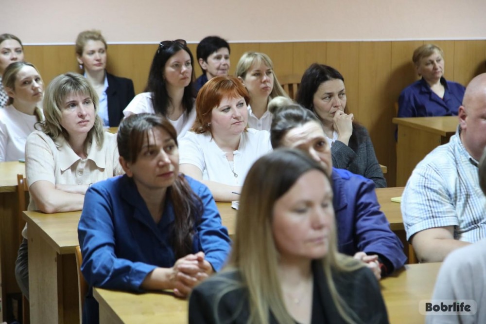 Открывать красоту и уникальность. Максим Гурин с коллективом ОАО «Беларусьрезинотехника» обсудил туристический потенциал Беларуси и Бобруйска, фото
