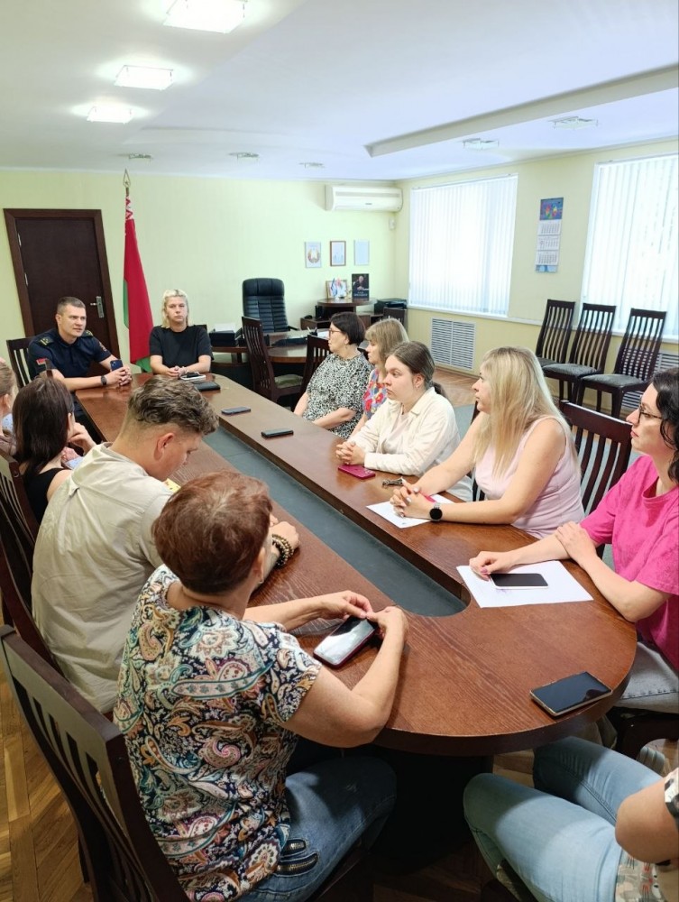 24 июня 2026 года на ОАО"Беларусьрезинотехника" состоялась беседа, направленная на профилактику тяжких и особо тяжких преступлений против жизни и здоровья, в том числе в сфере домашнего насилия., фото